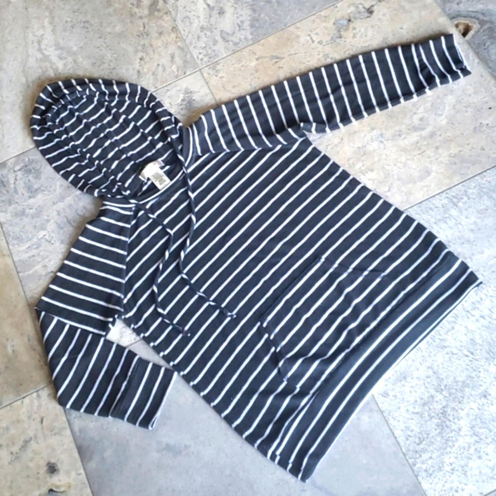 La Vie 89 Hooded Pull Over Sweater Stripe